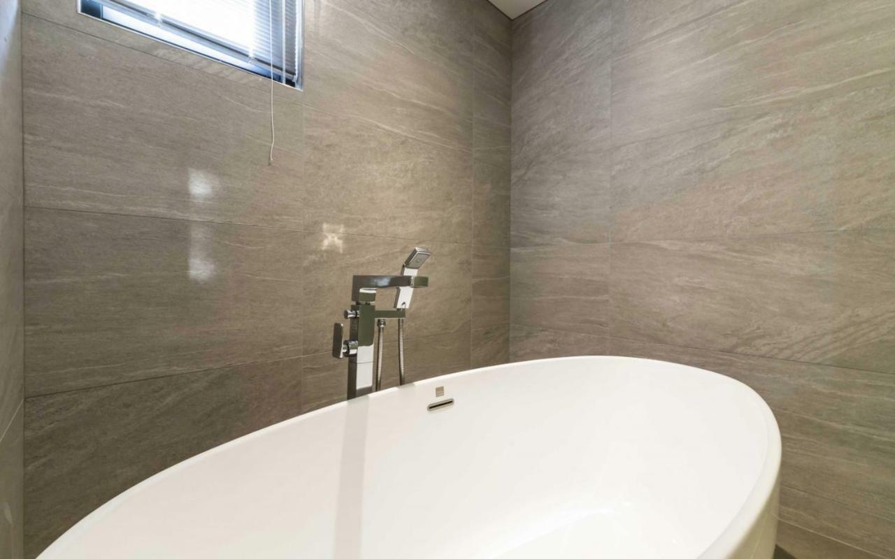 Design Hotel Ddeul& Osan Екстериор снимка