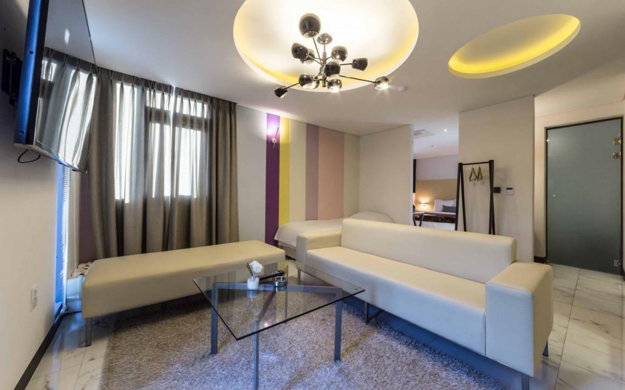 Design Hotel Ddeul& Osan Екстериор снимка