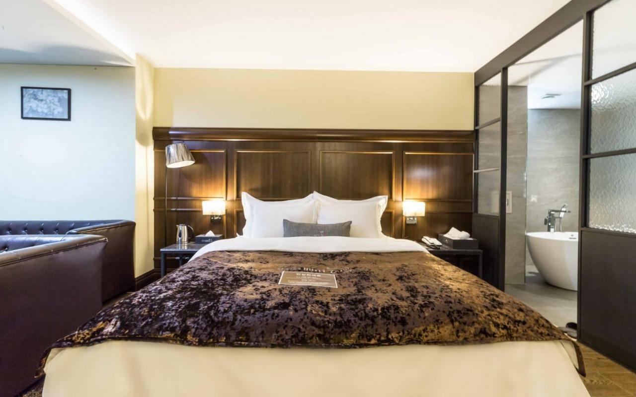 Design Hotel Ddeul& Osan Екстериор снимка